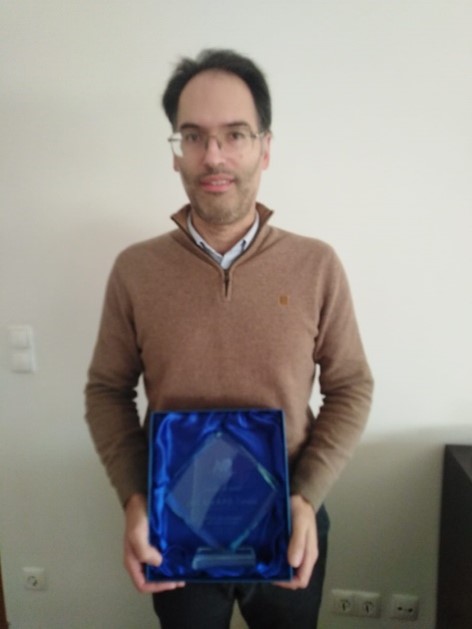 Doctor José A.F.O. Correia with the award